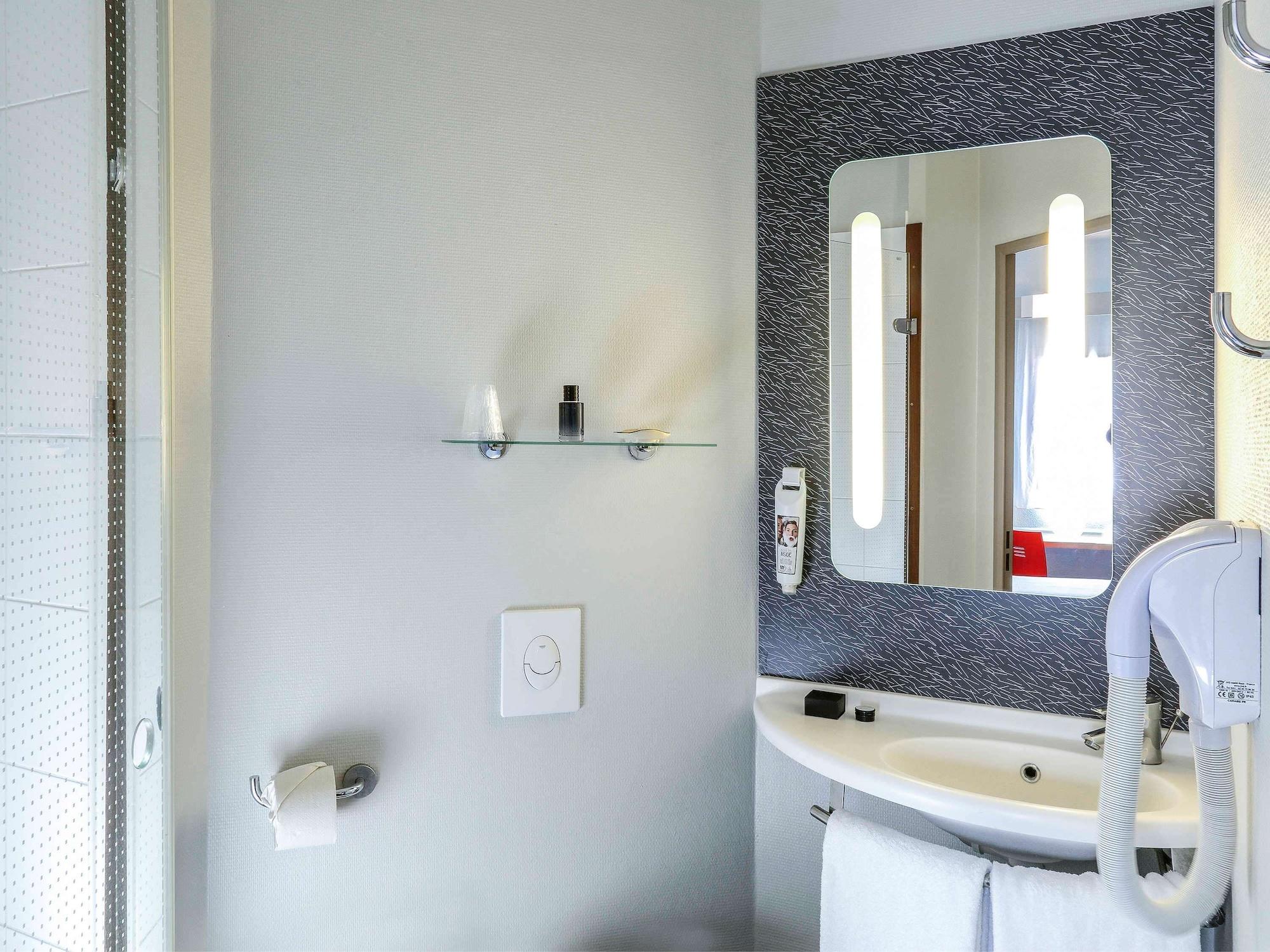 Ibis Sud Hotel 3*
